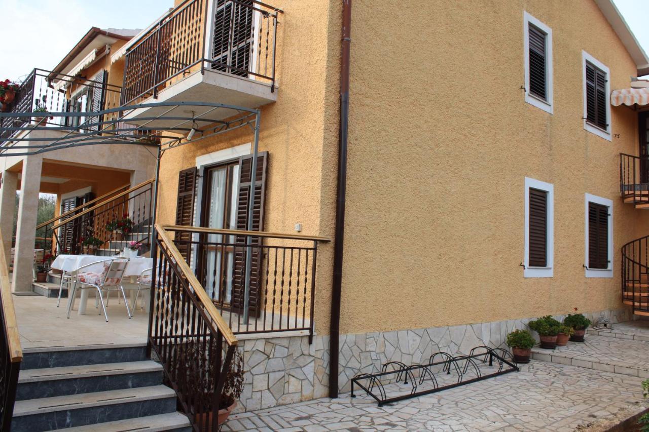 Lily'S Lovely Apartments Fažana Εξωτερικό φωτογραφία