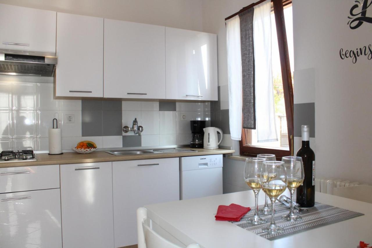 Lily'S Lovely Apartments Fažana Εξωτερικό φωτογραφία