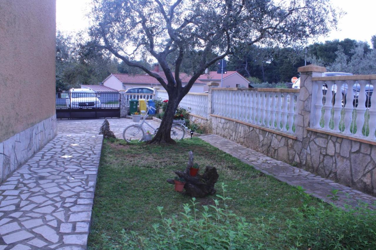 Lily'S Lovely Apartments Fažana Εξωτερικό φωτογραφία